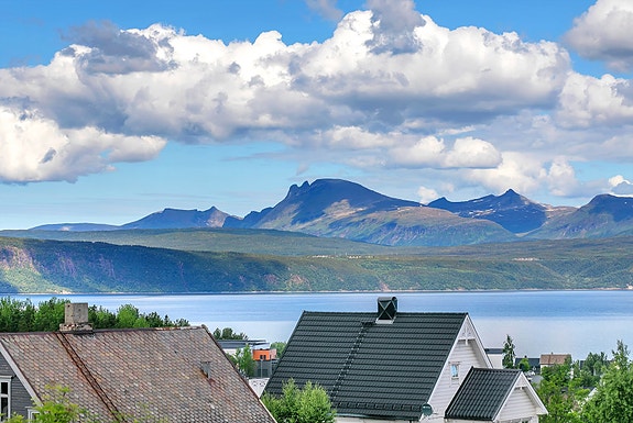 2etg - Utsikt utover Ofotfjorden og mot Veggen.