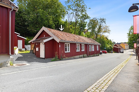 Velkommen til Verket 18A - en innbydende bolig med romslige oppholdsarealer og grønne omgivelser
Foto: Studio Eik