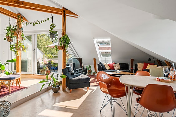 Velkommen til denne unike loftsleiligheten i Westye Egebergs gate 7 B. Foto: Elena Tamnes