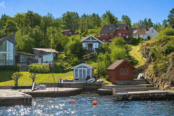 Bildet er digitalt sesongjustert til sommer. Vegetasjon er endret, øvrige forhold er uendret.