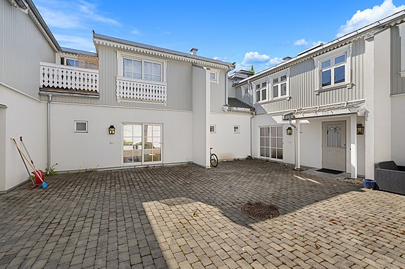 Privat uteareal i front av boligen