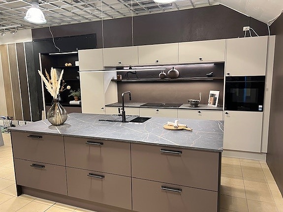 Product image 1 of 10