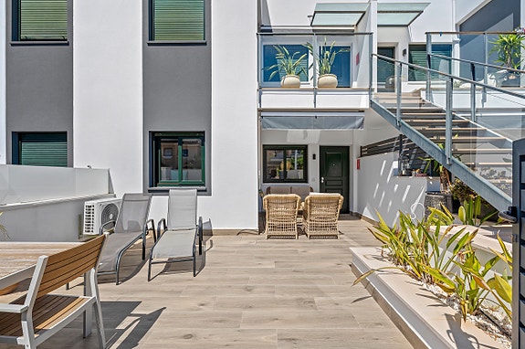 Nyere moderne leilighet med 2 soverom | Terrasse og basseng | Attraktiv beliggenhet i La Zenia