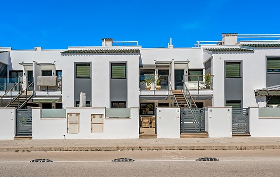 Nyere moderne leilighet med 2 soverom | Terrasse og basseng | Attraktiv beliggenhet i La Zenia