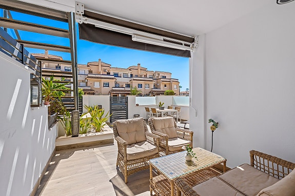 Nyere moderne leilighet med 2 soverom | Terrasse og basseng | Attraktiv beliggenhet i La Zenia
