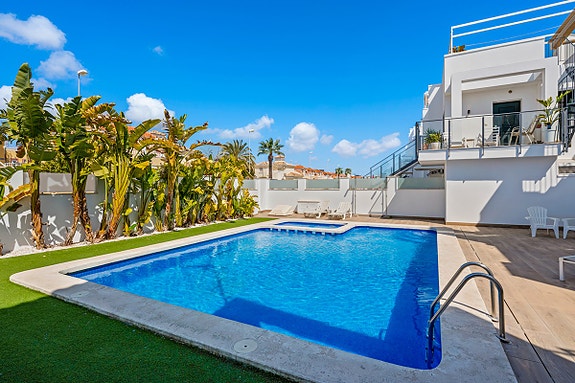 Nyere moderne leilighet med 2 soverom | Terrasse og basseng | Attraktiv beliggenhet i La Zenia