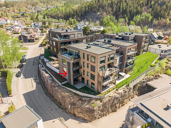 Eiendommen ligger rett ved Vennesla sentrum.