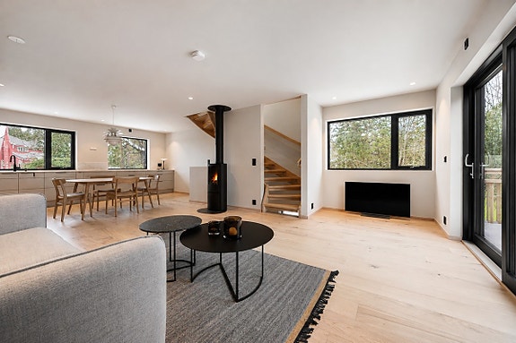 Hus, 106 m², tomt 1675 m²
