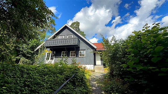 Enebolig med hybel (passer firma)