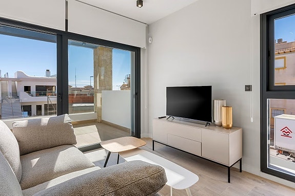 Hjørne-penthouse med stor takterrasse | Gangavstand til det meste | Nær sjøen