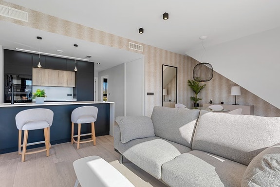 Hjørne-penthouse med stor takterrasse | Gangavstand til det meste | Nær sjøen