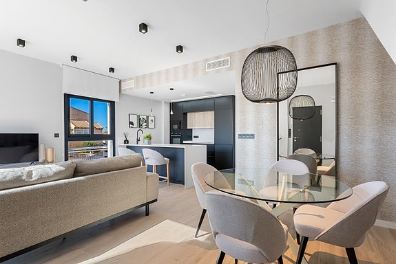 Hjørne-penthouse med stor takterrasse | Gangavstand til det meste | Nær sjøen