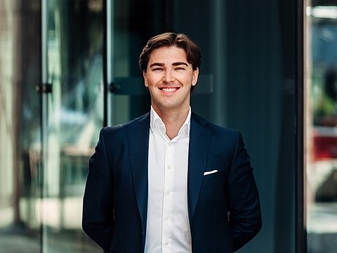 Bilde av megler Alexander Svendsen