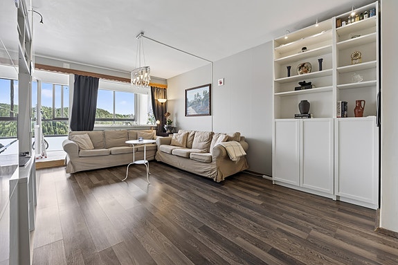 NBBO Eiendomsmegling v/Tomas Urbanik ønsker velkommen til visning i Lauritz Hervigs vei 150D