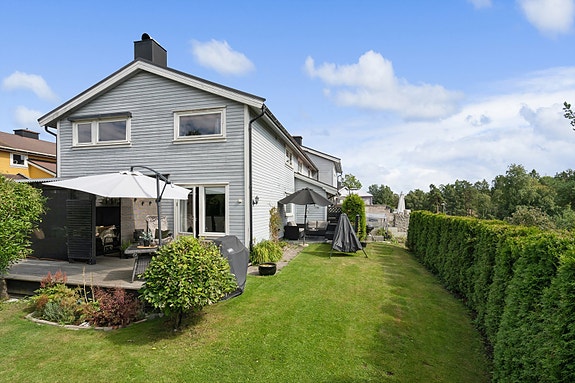 DNB Eiendom v/Karl-Otto Ruud har gleden av å presentere Kantarellstien 6! Enderekkehus på Øreåsen med flott hage og fine uteplasser.