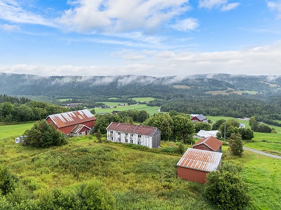 Velkommen til Møkkelgardsvegen 190 og dette småbruket.