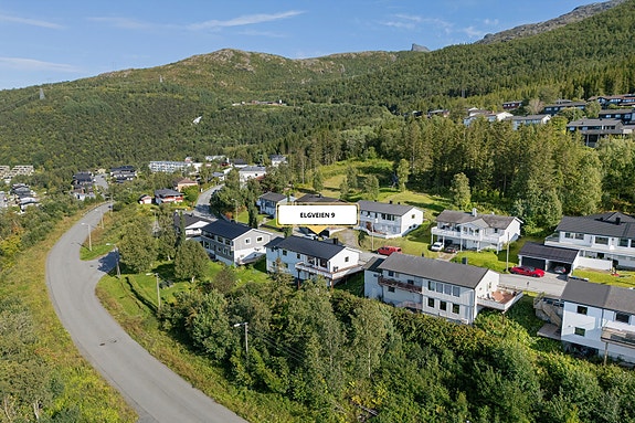 En av områdets store kvaliteter er nærheten til Narvikfjellet, med gode muligheter for alpint, friluftsliv og rekreasjon året rundt. Ta kontakt med megler for å avtale visning!