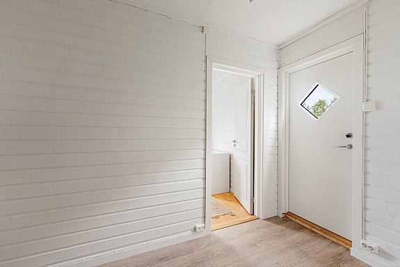 Entré med plass for oppbevaring av ytterklær.