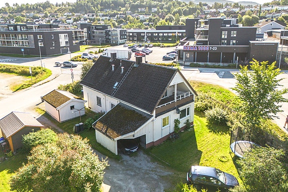 Velkommen til Guldbergaunet 4, presentert av EiendomsMegler 1 v/ Kjetil Sandmo. Foto: ELW media (Espen Wåde)