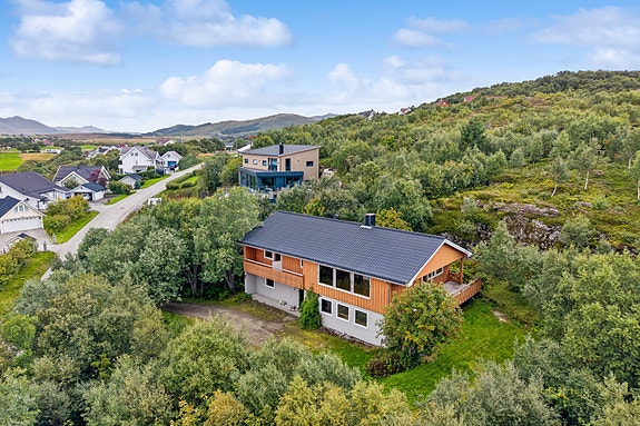 Velkommen til Himmelsteinveien 17 - Presentert av EiendomsMegler1 Lofoten! Foto: EFKT.