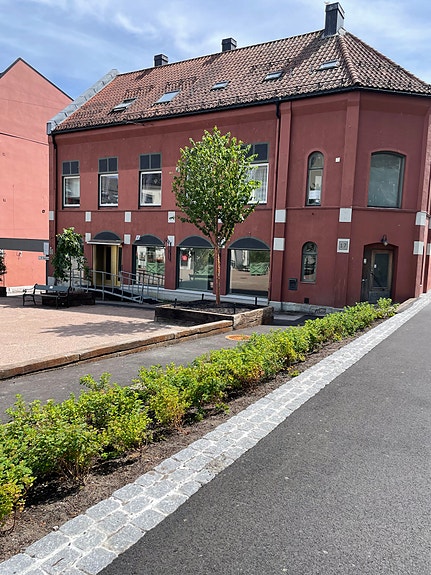 Butikklokale med beliggenhet ut mot byens torg