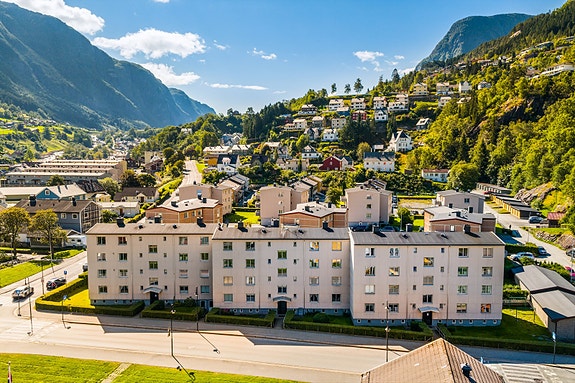Megler Wie har gleden av å presentere en ypperlig 3-roms leiligheten i Opheimsgata 34!
