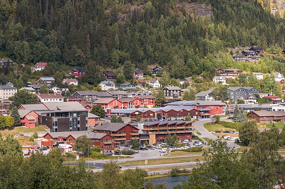 Eiendomsmegler MNEF/Partner/Økonom Ådne Holestøl Hognerud har gleden av å presentere leilighet på Sundrejordet 10! (Foto: Terje Bjørnsen)