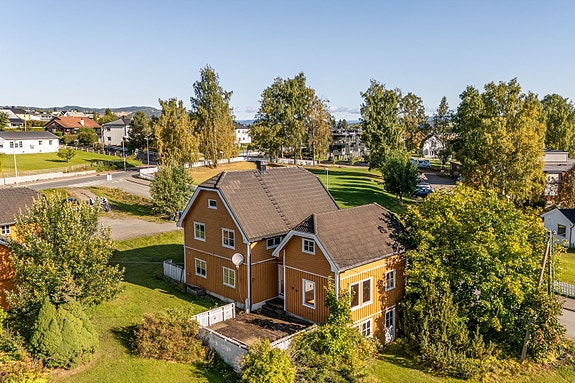 Nordvik Eiendomsmegling v/ Hans Idar Markestad presenterer Rambekkmoen 1 med fotograf Torben Olav Wirkestad
