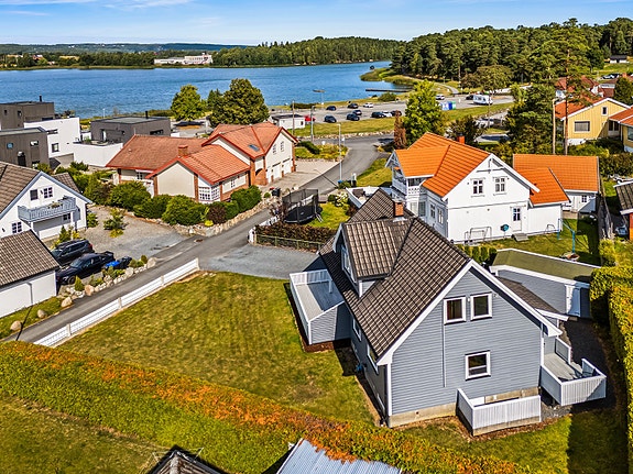 Velkommen til Lunds Vei 3! Presentert av EiendomsMegler1 ved Birgit Grandahl. Foto: FOTO Etcetera AS.