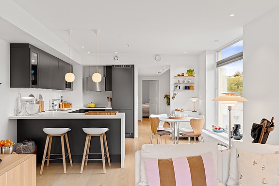 Her får du en nyere, smakfull 3-roms selveier fra 2019.