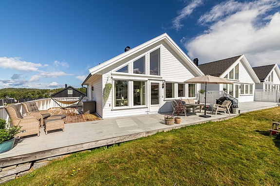 Nordvik presenterer Kjæråsen 22, en nyere enebolig i barnevennlig omgivelser. Foto: Fokus Foto