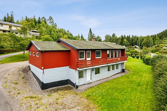Enebolig fra 1977. Drenering 2019. Stål rør i pipe 2025.