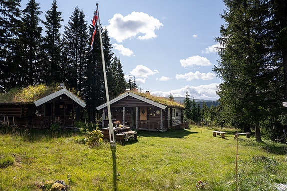 Privatmegleren Hallingdal v/ Merethe Jonsen har gleden av å presentere Ellinghaugvegen 41! Bilder tatt av Uthus Photography.