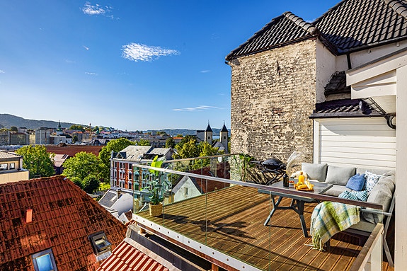 Velkommen til Steinkjellergaten 4 B, presentert av Mona Larsen / Privatmegleren Syd.