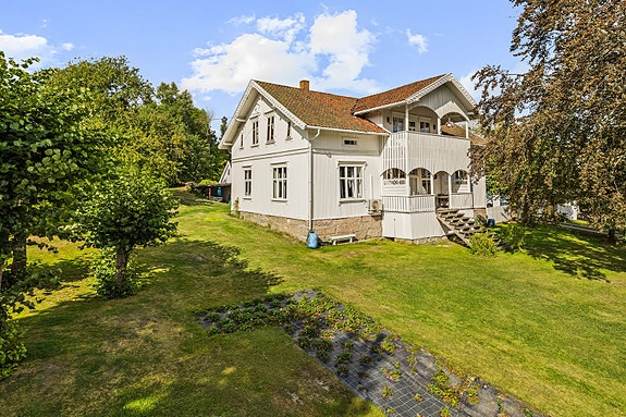 Velkommen til Greåkerveien 32. Presentert av EiendomsMegler1 ved Frode Eriksen. Foto: FOTO Etcetera AS.