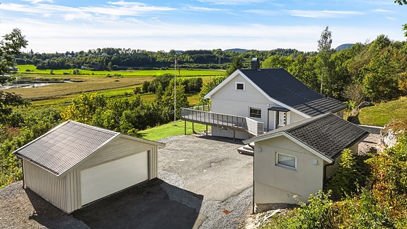 Privatmegleren har gleden av å presentere Børsesjøvegen 2 / Foto: THT foto