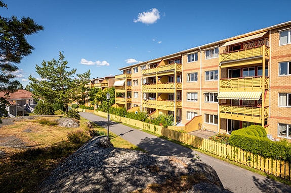 Velkommen til Lofsrudhøgda 17B! Presentert av Adiam Teklay v/Nordvik Nordstrand. Foto: Diana Sedysheva