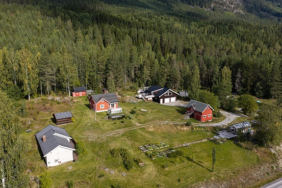 Privatmegleren Hallingdal v/ Merethe Jonsen har gleden av å presentere Rotneimvegen 729 og 731! Bilder tatt av Uthus Photography.