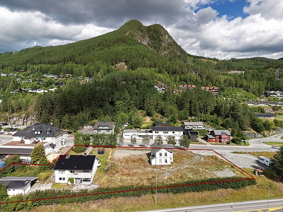 Stor eiendom med utviklingspotensialet.
Foto: Frank Tolpinrud, 360foto