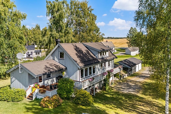 Nordvik Eiendomsmegling v/ Vegard Dotseth presenterer Næssvegen 8 med fotograf Torben Olav Wirkestad