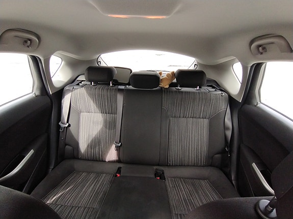 Opel Astra 28 of 30