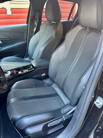 Peugeot 208 10 of 10