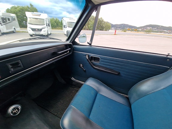 Volvo 142 19 of 30