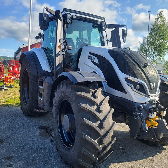 Valtra T235 Direct -  Åpen for bud! 2022, kr 1 449 000,-