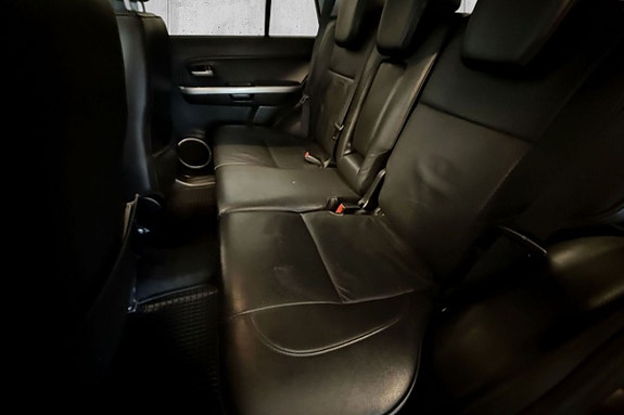 Suzuki Grand Vitara 26 of 30