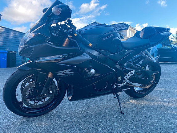 Suzuki GSX-R 1000 K5 3 of 5