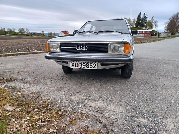 Audi 80 2 of 5