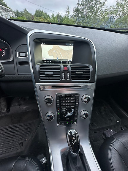 Volvo XC60 7 of 17