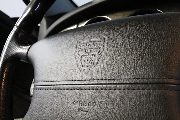 Jaguar XK 10 of 21