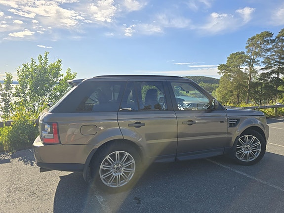 Land Rover Range Rover Sport 19 of 30